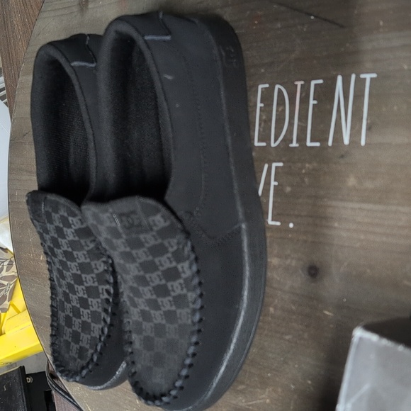 DC VILLIAN SLIP ONS - Picture 2 of 7